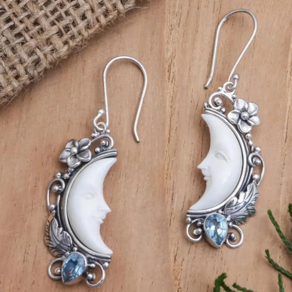 Moon Face Dandle Earrings